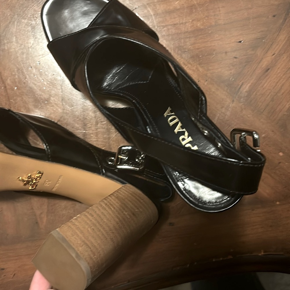 I’m selling these Prada heels for cheap. Perfect for any event!